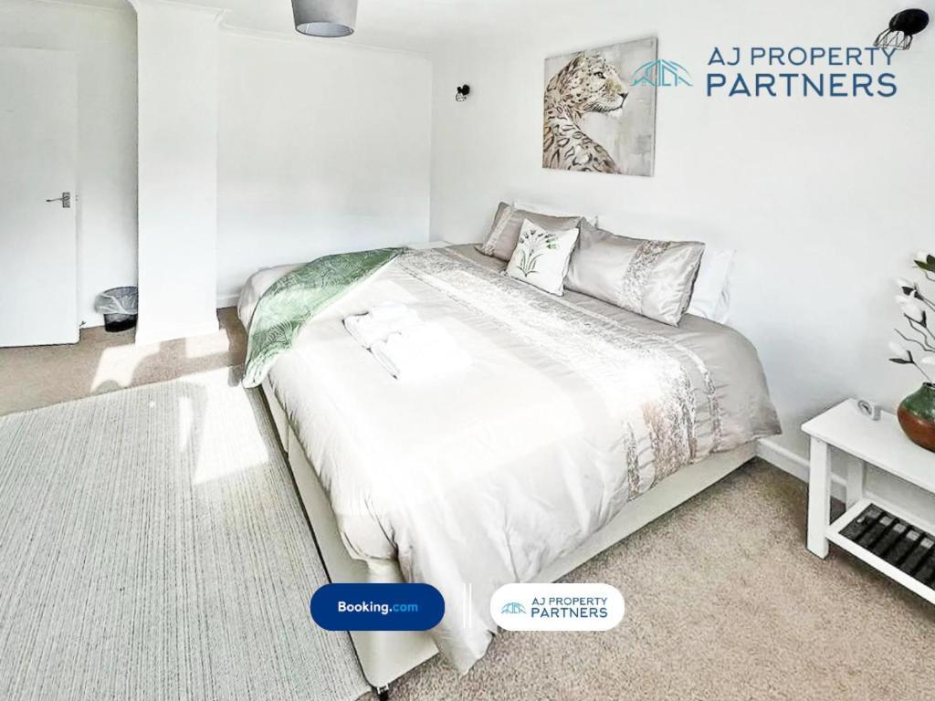 Premium Deal L Hill View Home L Last-Minute Offer L Cheltenham L Aj Properties L Perfect For Short Or Long Stays L 4Beds 4Bedrooms Exterior foto